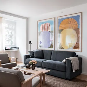 Queens Courtyard By Daniel&jacob's Daire